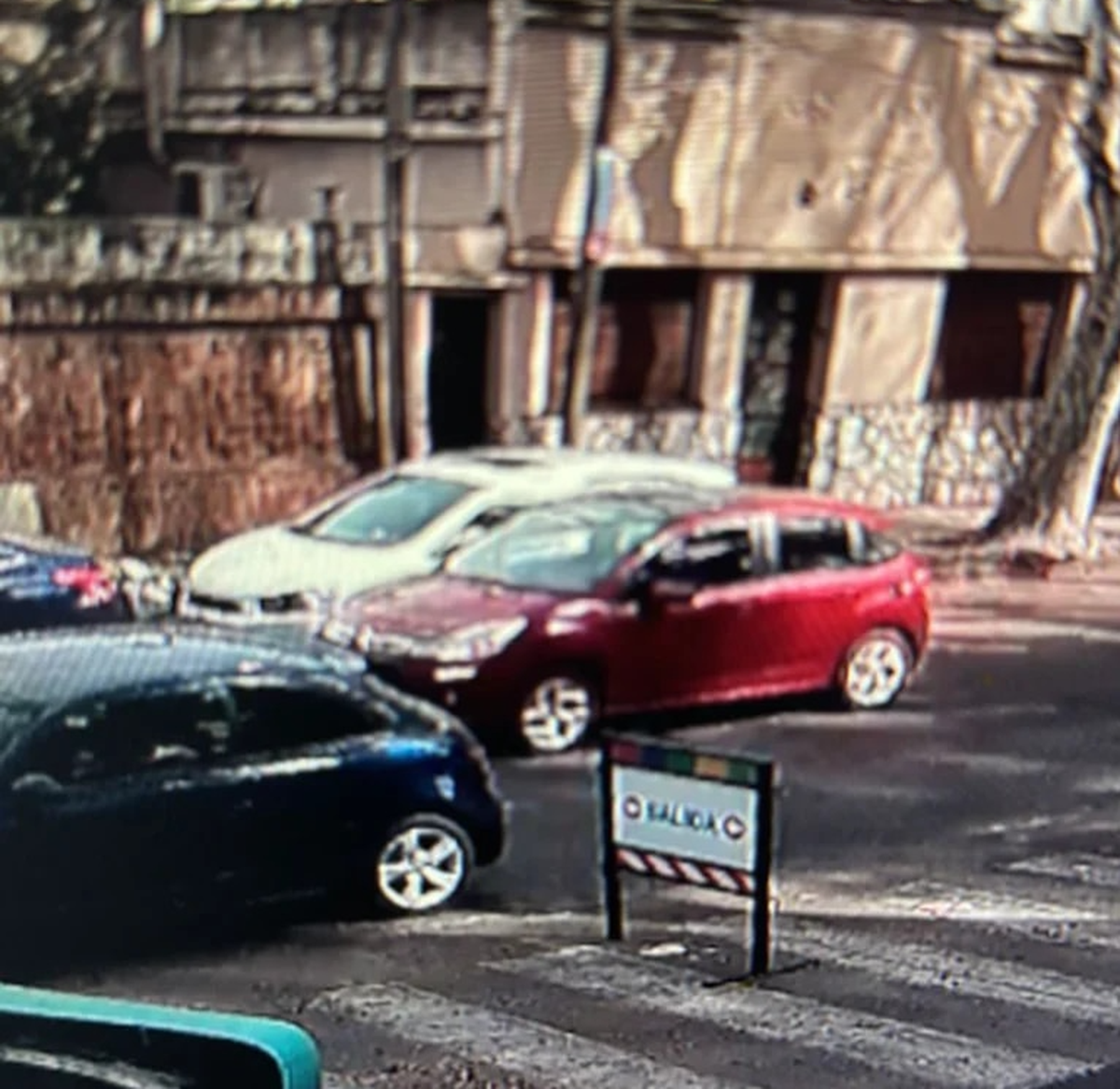 El auto desde el cual asesinaron al policía. El auto desde el cual asesinaron al policía. 