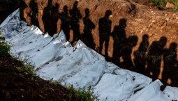 altText(Un rumor en TikTok dejó 17 muertos: Quemaron vivos a médicos en Congo)}
