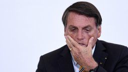altText(Brasil: Derrumbe de la imagen de Bolsonaro y los militares)}