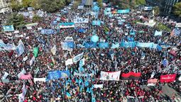 Diversas organizaciones sociales presionaron al gobierno y volvieron a pedir por el salario básico universal.