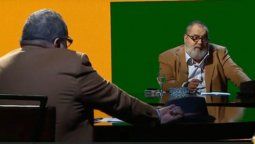 altText(En la primera edición de su programa, Lanata se entrevistó a sí mismo frente a un espejo)}