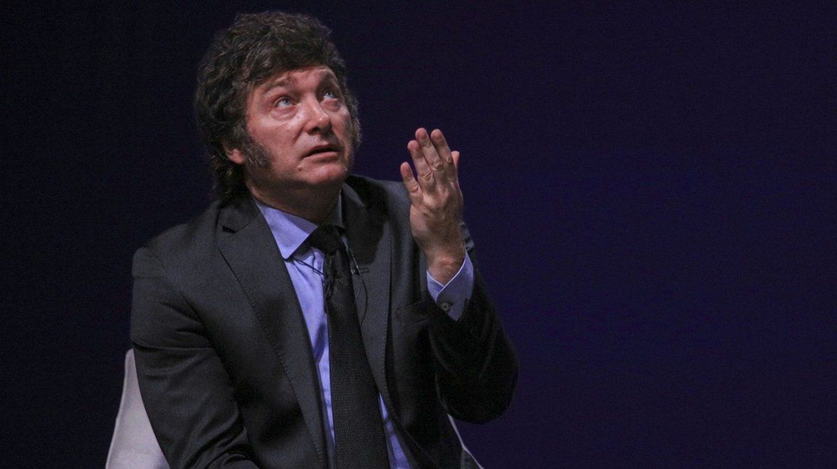 Javier Milei transita su momento de mayor tensión política.