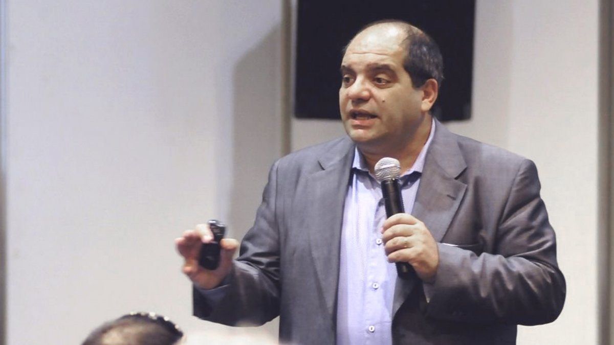 Salvador di Stéfano, economista.