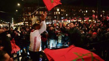 Países Bajos ¡afuera! del Mundial: Se pudrió todo en las calles tras ser eliminado por Marruecos