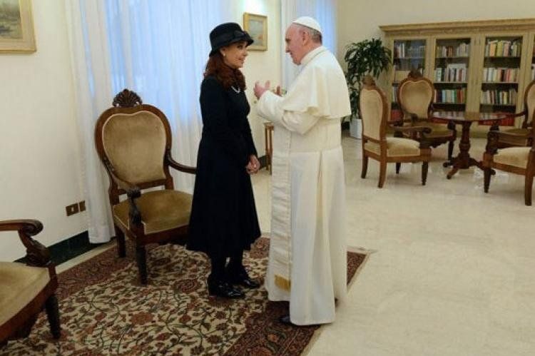 Cristina contó por la red social Twitter que intercambió cartas con el Papa Francisco