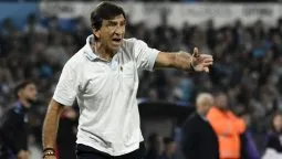 Gustavo Costas podría perder un pilar de Racing