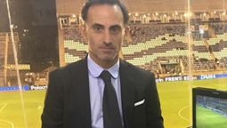 River se clasificó a los octavosde final de la Libertadores tras golear a Colo Colo de Chile 4-0. Independientele ganó 4-0 a La Guaira en la Sudamericana. Durante la transmisión del canalFox Sports, el comentarista Diego Latorre fue blanco de duras críticas en lared social Twitter y los usuarios lo tildaron de “infumable”.