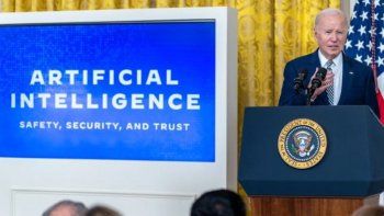 Biden quiere que USA domine el mercado de la IA. Biden quiere que USA domine el mercado de la IA.