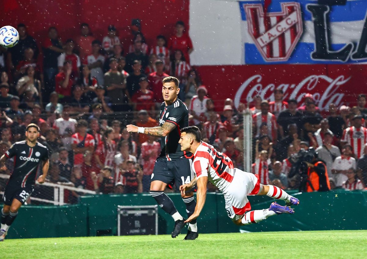 River visita a Instituto