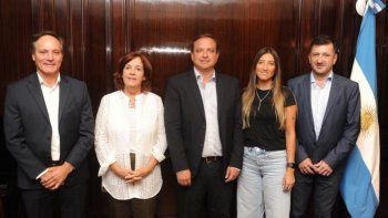 Los 5 senadores que armaron su propio bloque: Espínola, Vigo, Snopek, Catalfamo y Kueider. Los 5 senadores que armaron su propio bloque: Espínola, Vigo, Snopek, Catalfamo y Kueider.