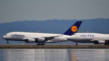 Boeing y Airbus se enfrentan a una tormenta. Boeing y Airbus se enfrentan a una tormenta.