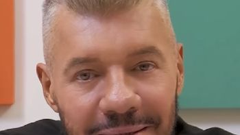Marcelo Tinelli usó un desodorante para anunciar su llegada al streaming. Marcelo Tinelli usó un desodorante para anunciar su llegada al streaming.
