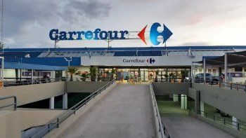 Se pone en duda el futuro de Carrefour en Argentina. Se pone en duda el futuro de Carrefour en Argentina.