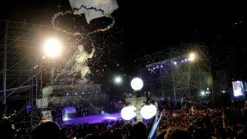 cfk tiene su estatua y reivindica a los originarios (pero no recibe a los quom) cfk tiene su estatua y reivindica a los originarios (pero no recibe a los quom)