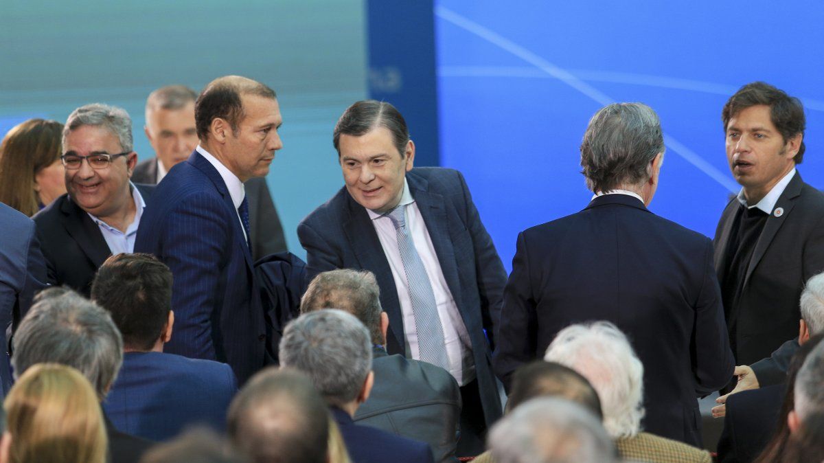 Gerardo Zamora asumió el liderazgo de la Liga de Gobernadores y se desata la guerra contra los intendentes del conurbano bonaerense.