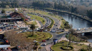 Tigre reclama, mangas para contener residuos flotantes Tigre reclama, mangas para contener residuos flotantes