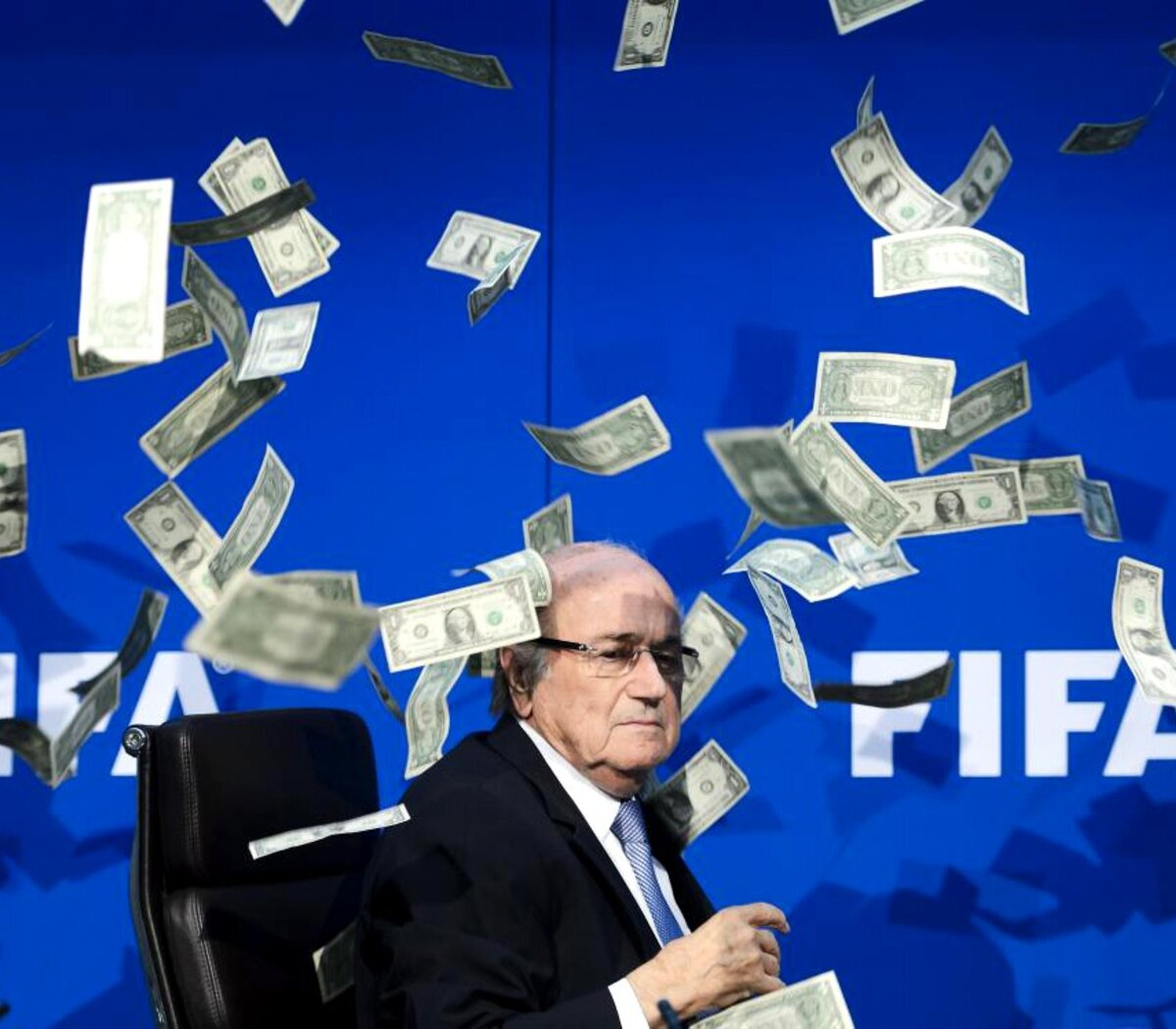  Los denunciantes sostienen que el caso de Domínguez es similar al de FIFAGate y Qatargate. Los denunciantes sostienen que el caso de Domínguez es similar al de FIFAGate y Qatargate.