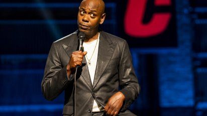 A lo Chris Rock: Dave Chappelle fue agredido en el escenario