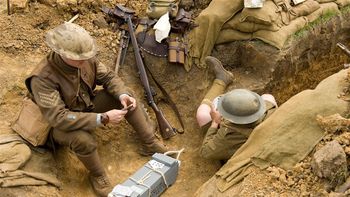 Javier Milei vs. Sergio Massa en guerra de trincheras. Javier Milei vs. Sergio Massa en guerra de trincheras.