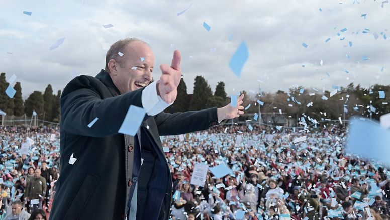 Martín Insaurralde juramentó a 12.000 alumnos de Lomas