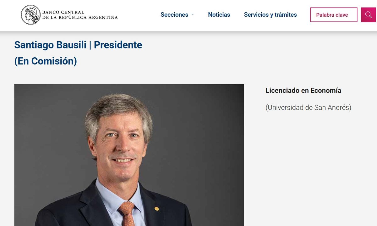 La página web del BCRA certifica que hasta la fecha Santiago Bausili sigue En Comisión o sea que es un precario titular del BCRA.