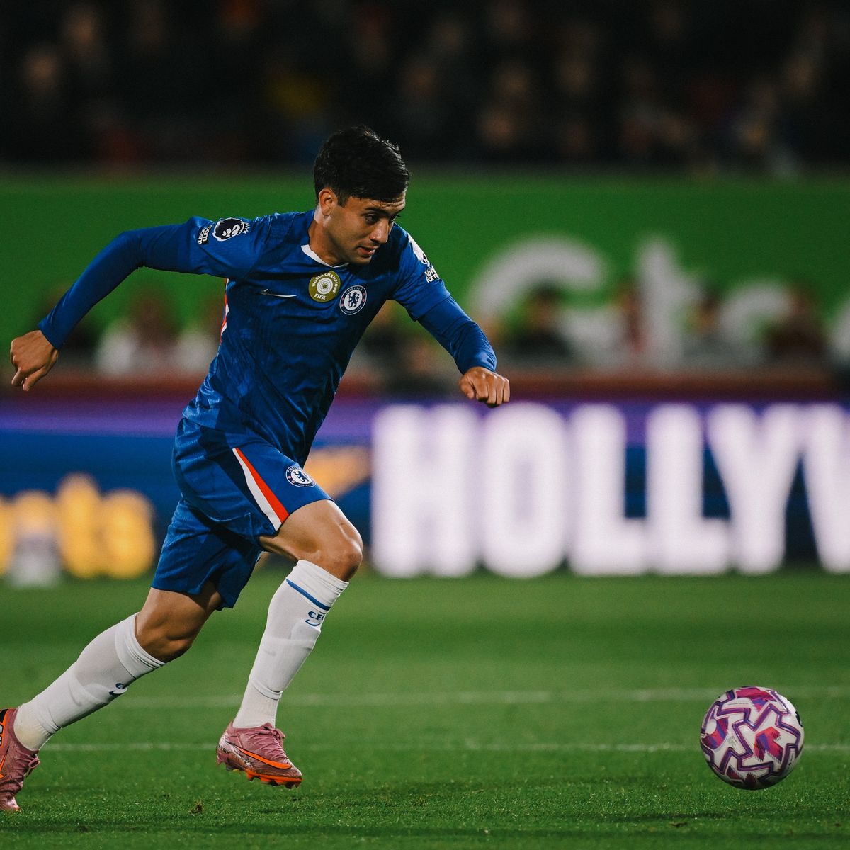 Facundo Buonanotte llegó al Chelsea a préstamo por una temporada Facundo Buonanotte llegó al Chelsea a préstamo por una temporada