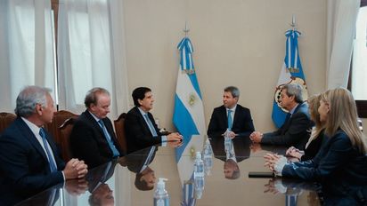 Carlos Melconian visitó (y felicitó) a Sergio Uñac