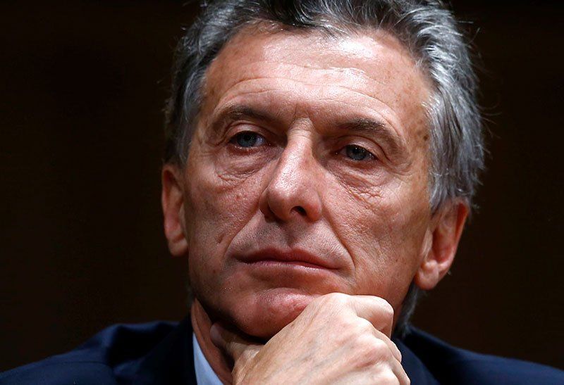 Mauricio Macri intentando encontrar la próxima ola del desarrollo argentino.