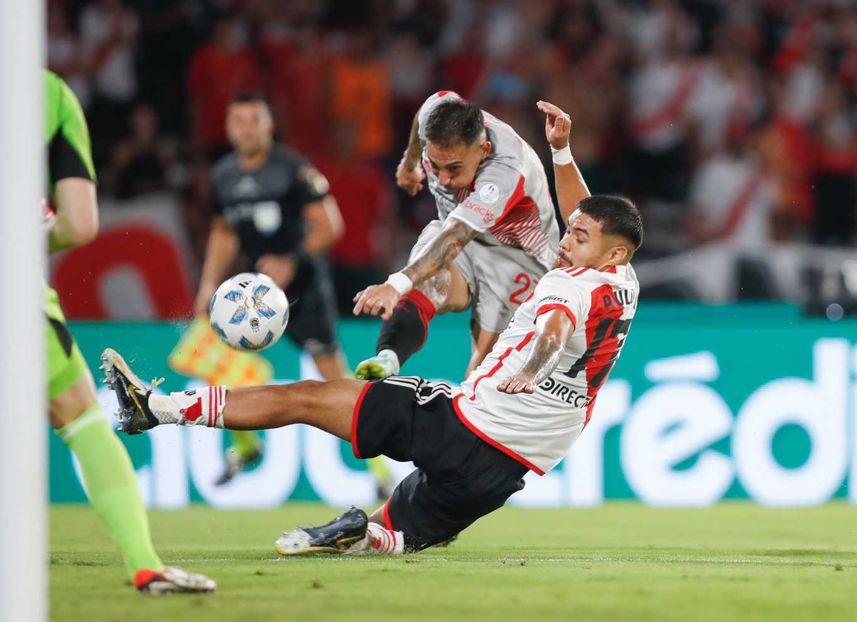 La final entre River Plate y Estudiantes se transmitió solo por Star+, lo que generó que AFA rescindiera el contrato con ESPN. La final entre River Plate y Estudiantes se transmitió solo por Star+, lo que generó que AFA rescindiera el contrato con ESPN.