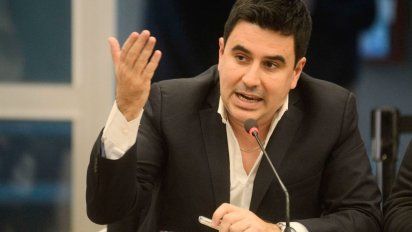 Ley Ómnibus: Un diputado intentó evitar detenciones de la Policía
