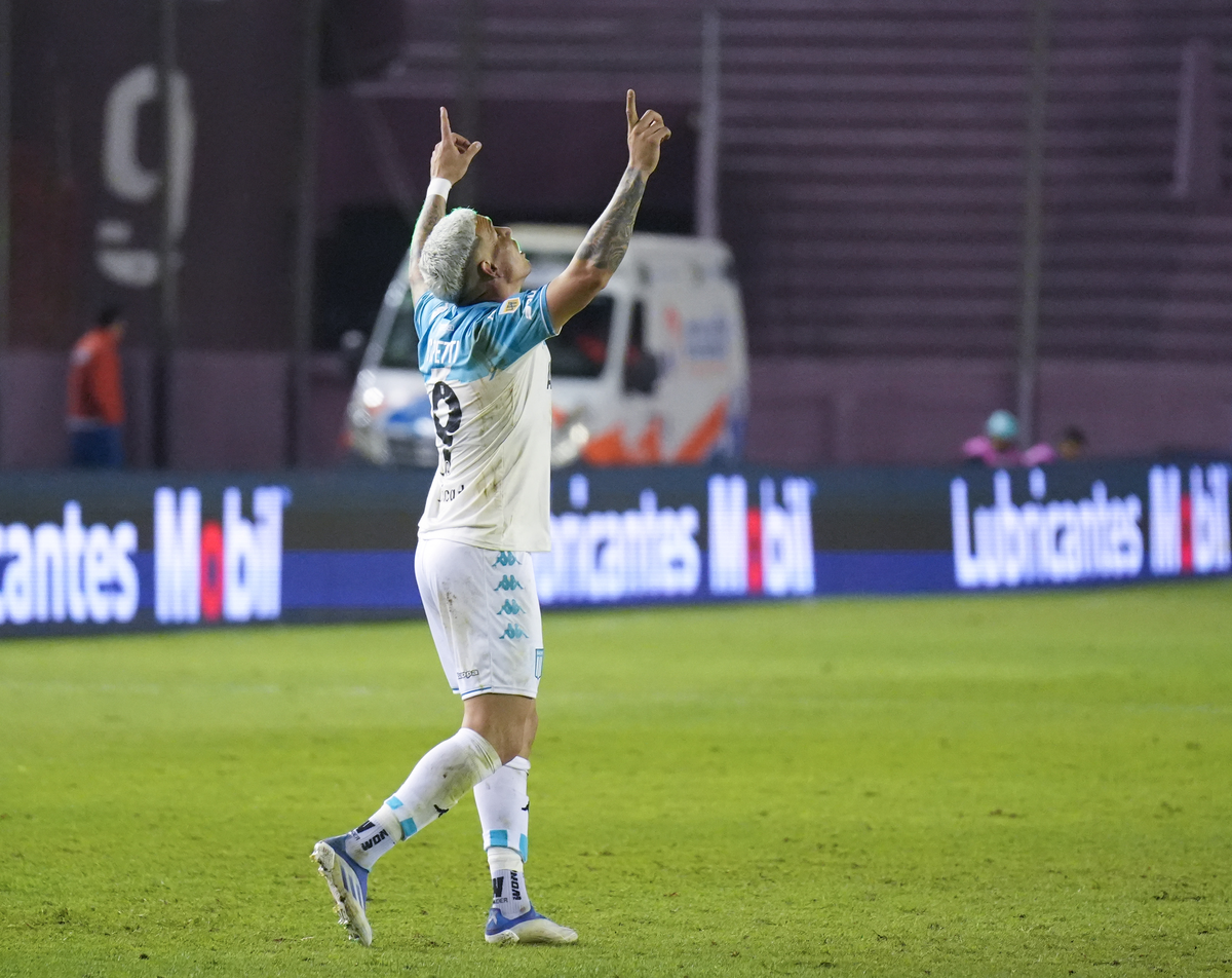 Enzo Copetti y un gol que puede valer un título para Racing.