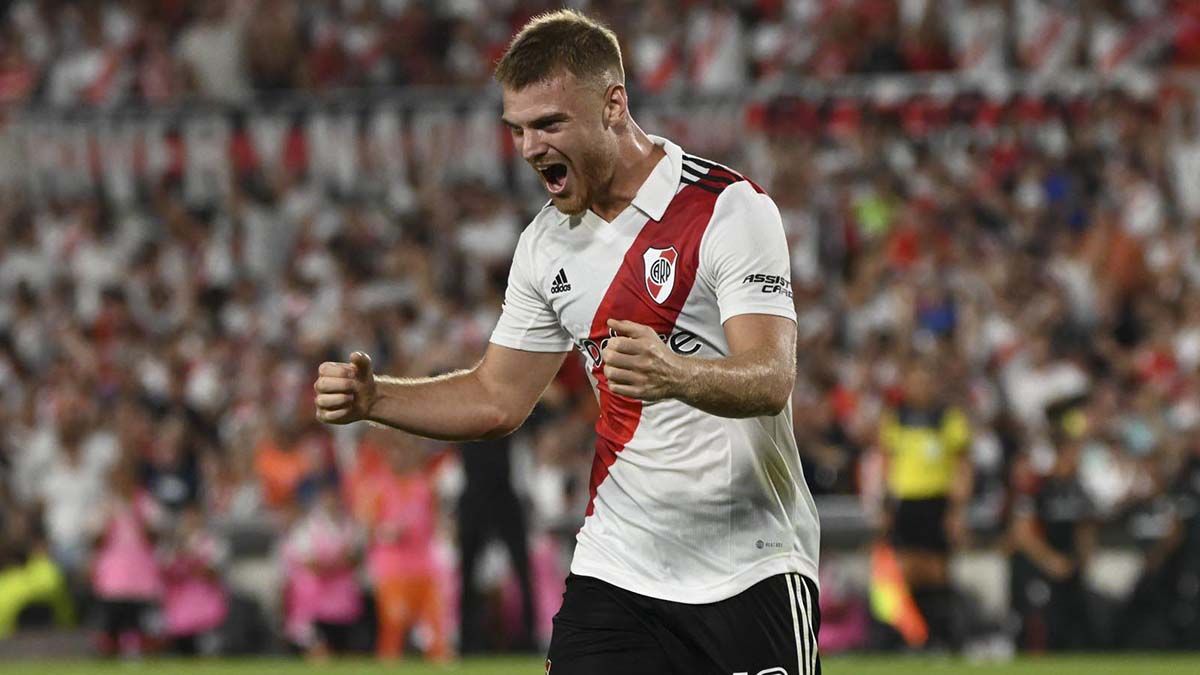 River y Boca mostraron una fuerte disparidad en esta sexta fecha. El Millonario goleó 3 a 0 a Godoy Cruz y el Xeneize sufrió una dura caída ante Banfield 1-0. (Foto: Noticias Argentinas)