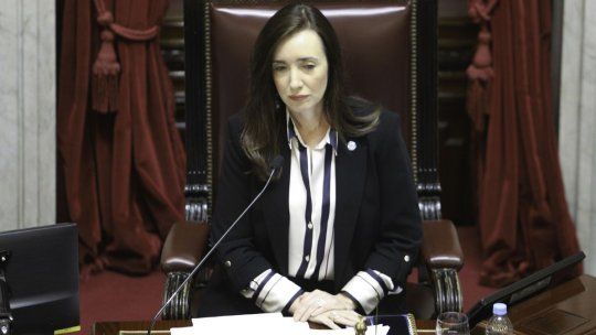 Victoria Villarruel preside la sesión del Senado, donde se debaten temas sensibles para el Gobierno.