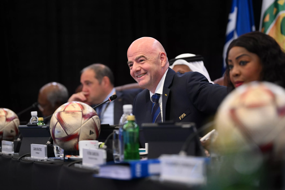 Qatar 2022: Gianni Infantino en la reunión del Consejo de la FIFA.