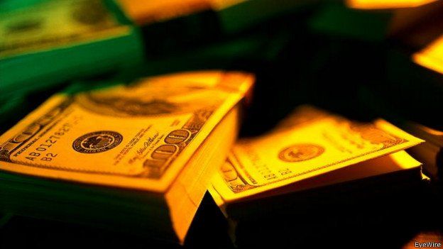 El dólar libre se acerca a los $13 y en la Rosada se ponen histéricos.