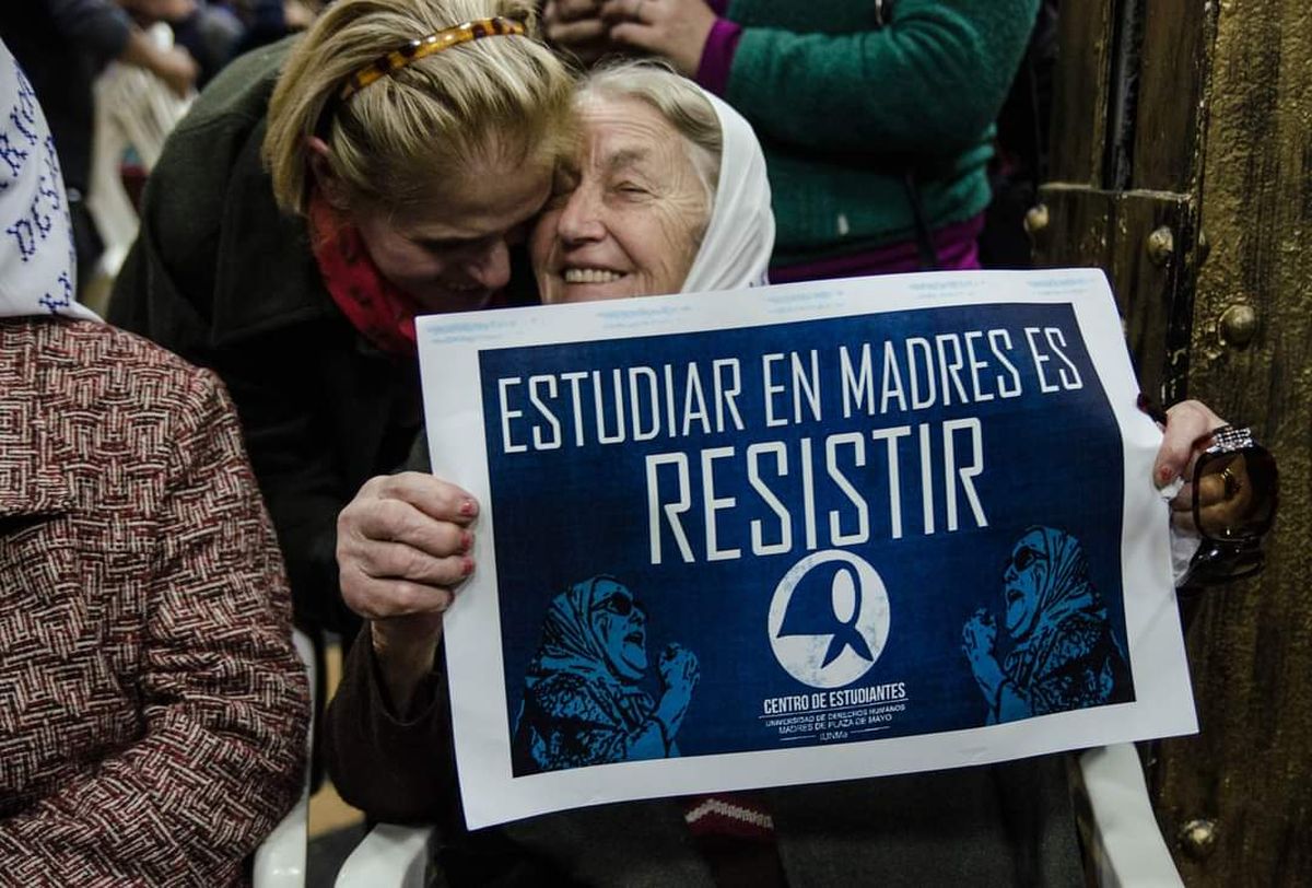 Universidades para afianzar ideologías antes que realizar una educación para la inserción laboral. Universidades para afianzar ideologías antes que realizar una educación para la inserción laboral.