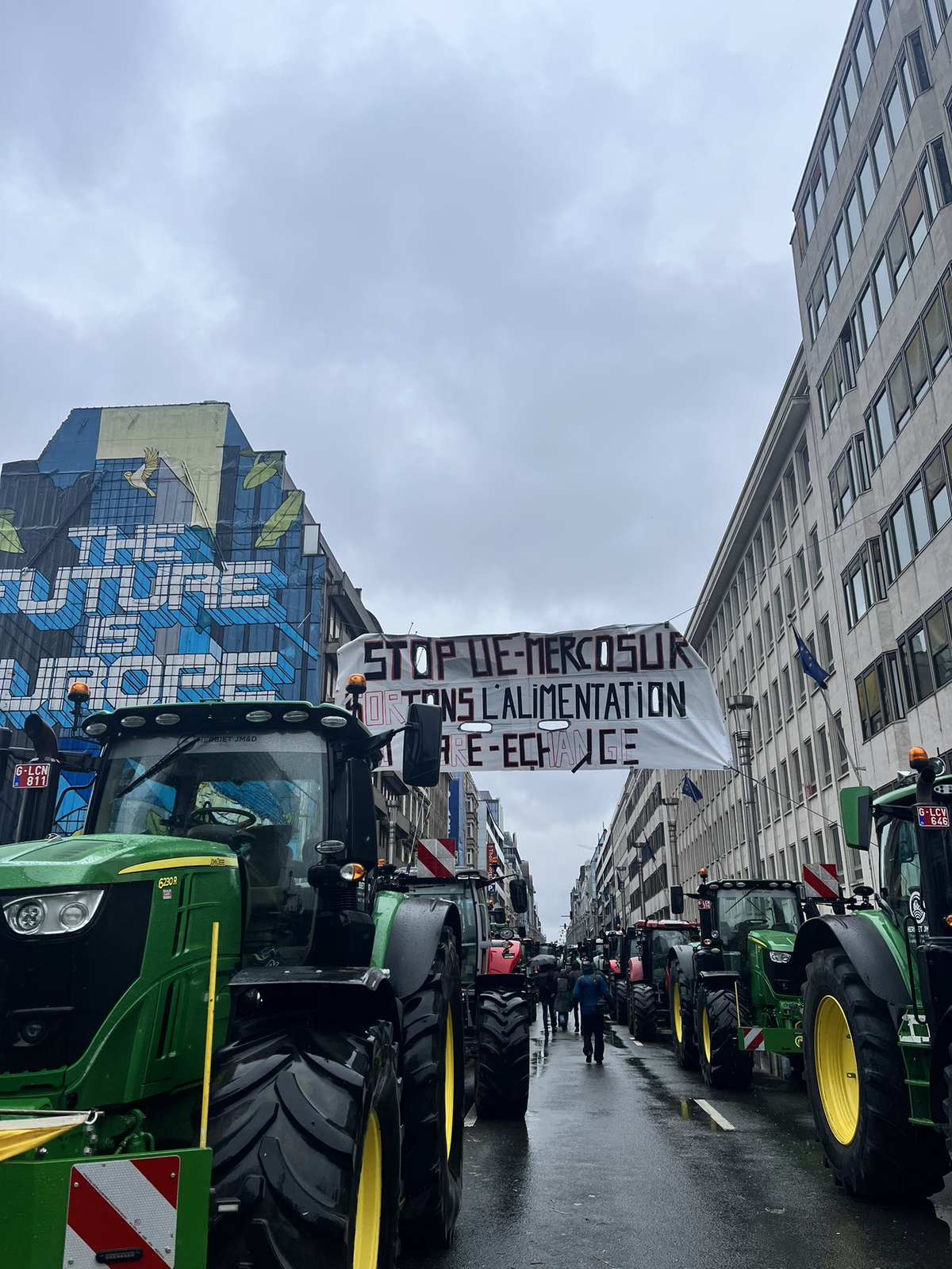 Agricultores de Bélgica se pronuncian contra las tratativas del acuerdo de libre comercio con LatAm, Brasil, Argentina, Paraguay, Uruguay.