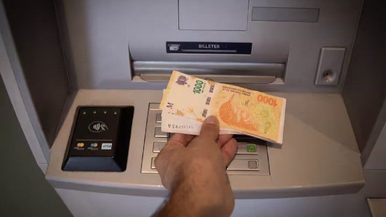 La trampa de los cajeros automáticos y el límite de $60.000 que rige desde marzo