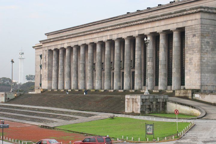 Docentes y no docentes paran en las universidades nacionales Docentes y no docentes paran en las universidades nacionales
