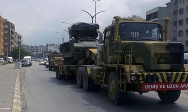 Cxamión turco entra en Siria