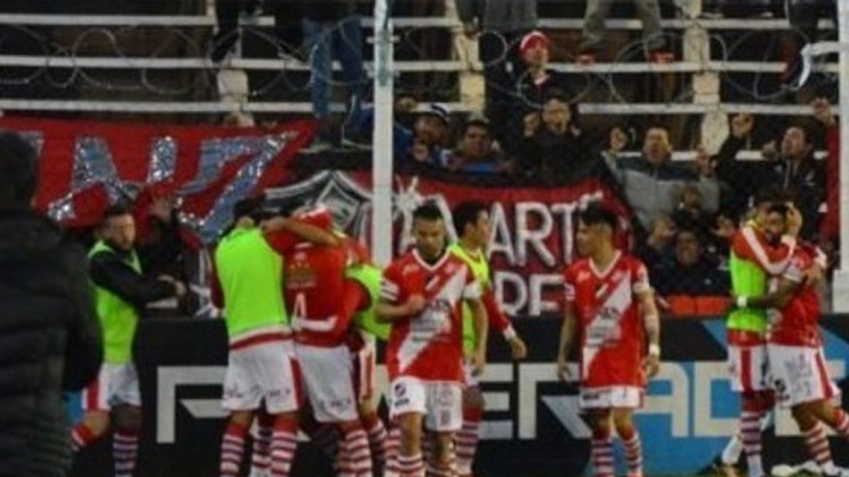 Chacarita goleó a Independiente de Chivilcoy en un encuentro