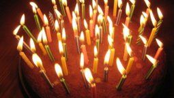 altText(Es horrible arruinar el festejo pero... (para leer cuando se apaguen las velitas))}