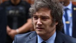 Javier Milei cerró Casa Rosada a periodistas y se le vino en contra la imagen con IA que subió para burlarse. En redes dicen que se parecen a dos que lo bancan. Fuente: Urgente24 Javier Milei cerró Casa Rosada a periodistas y se le vino en contra la imagen con IA que subió para burlarse. En redes dicen que se parecen a dos que lo bancan. Fuente: Urgente24