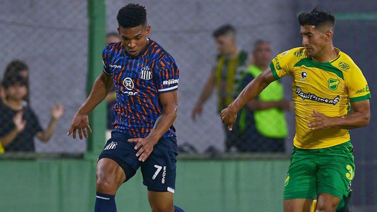 River y Boca mostraron una fuerte disparidad en esta sexta fecha. El Millonario goleó 3 a 0 a Godoy Cruz y el Xeneize sufrió una dura caída ante Banfield 1-0. (Foto: Noticias Argentinas)