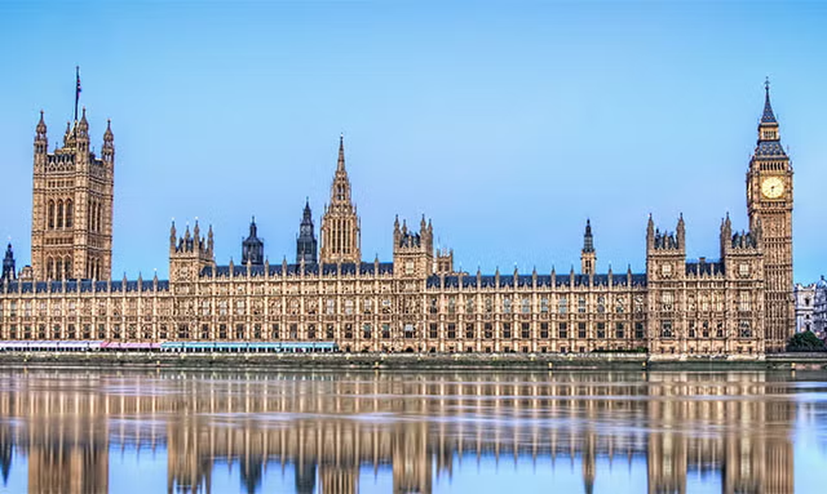 Tiembla el parlamento británico por supuestos espías chinos infiltrados. Tiembla el parlamento británico por supuestos espías chinos infiltrados.