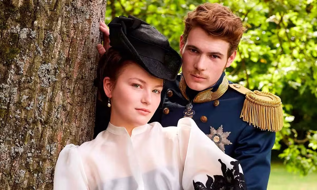 Devrim Lingnau, actriz y comediante alemana, encarnará a La Emperatriz Sissi de Baviera en esta nueva producción de Netflix