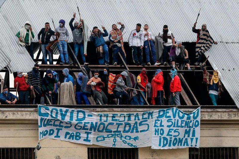 Los presos se amotinaron y hubo fuertes disturbios.