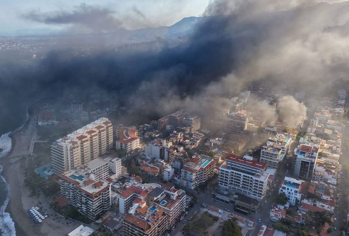 La ciudad de Guadalajara está sumergida bajo fuego por la muerte de un narco. Recibirá todos los partidos del repechaje donde jugará Bolivia. La ciudad de Guadalajara está sumergida bajo fuego por la muerte de un narco. Recibirá todos los partidos del repechaje donde jugará Bolivia.