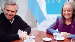 altText(La primera foto de campaña con Alicia deja un sabor amargo y refuerza el 'efecto títere')}