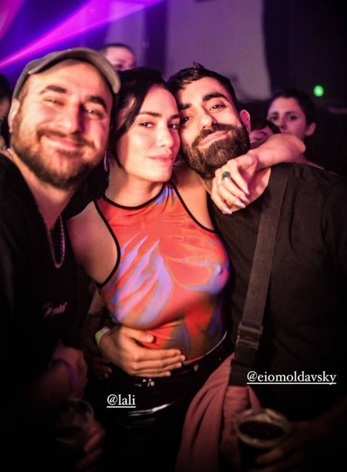 Eial Moldavsky desató la polémica al contar detalles explícitos de un supuesto romance con una famosa, que muchos identificaron como Lali Espósito. Las redes lo criticaron duramente y cerró su cuenta de X. Eial Moldavsky desató la polémica al contar detalles explícitos de un supuesto romance con una famosa, que muchos identificaron como Lali Espósito. Las redes lo criticaron duramente y cerró su cuenta de X.